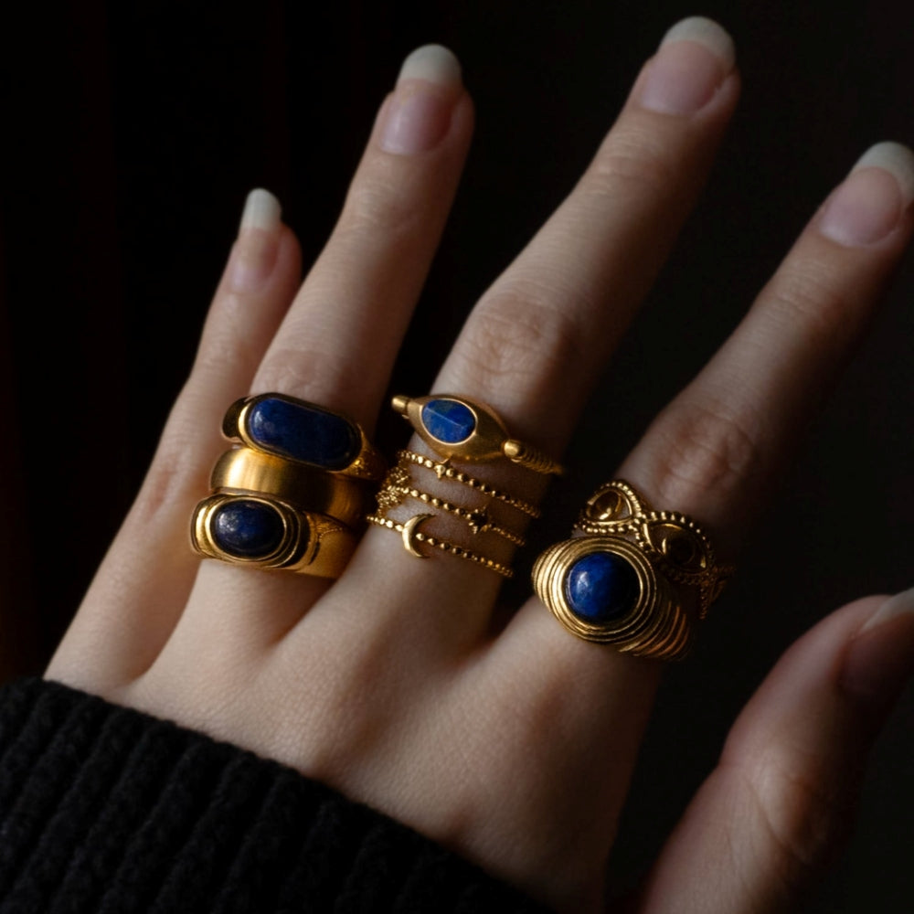 Aria - Bague en or lisse avec pierre bleue